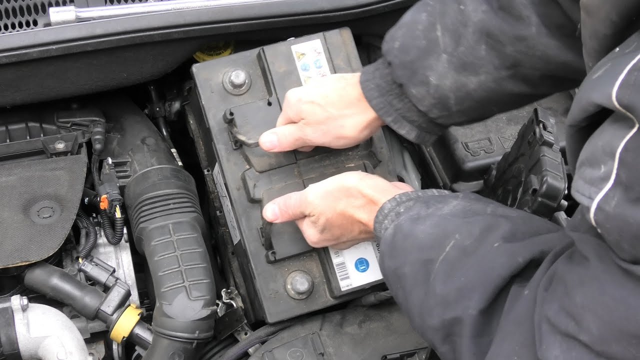 como cambiar bateria coche start stop