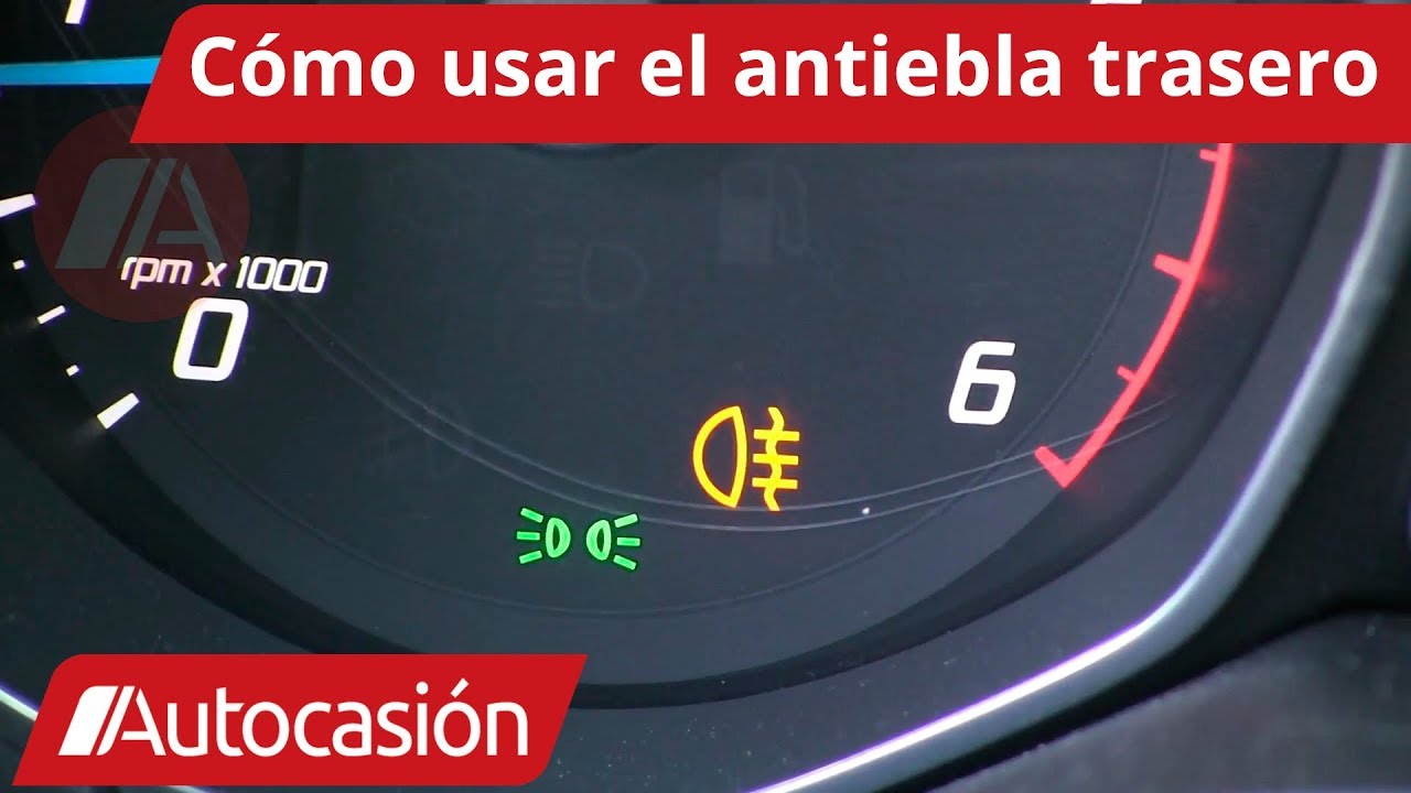 es obligatorio utilizar la luz antiniebla trasera