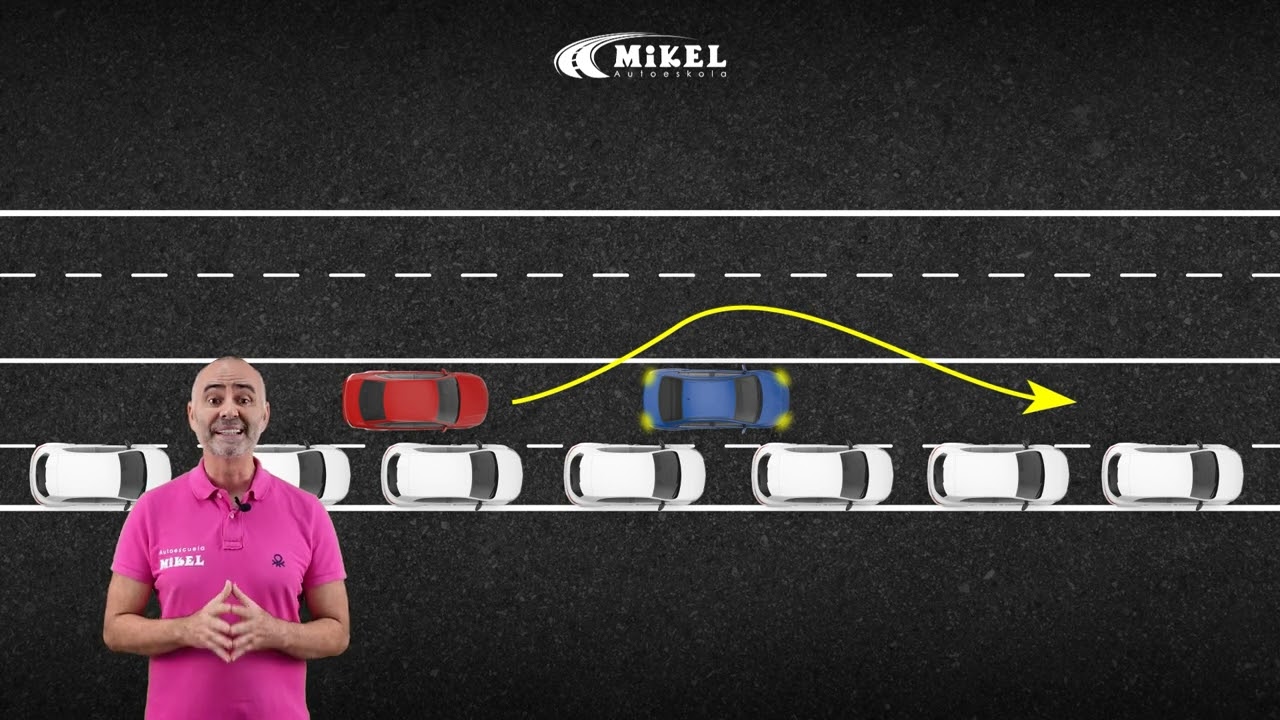 se puede adelantar a un coche que está aparcando