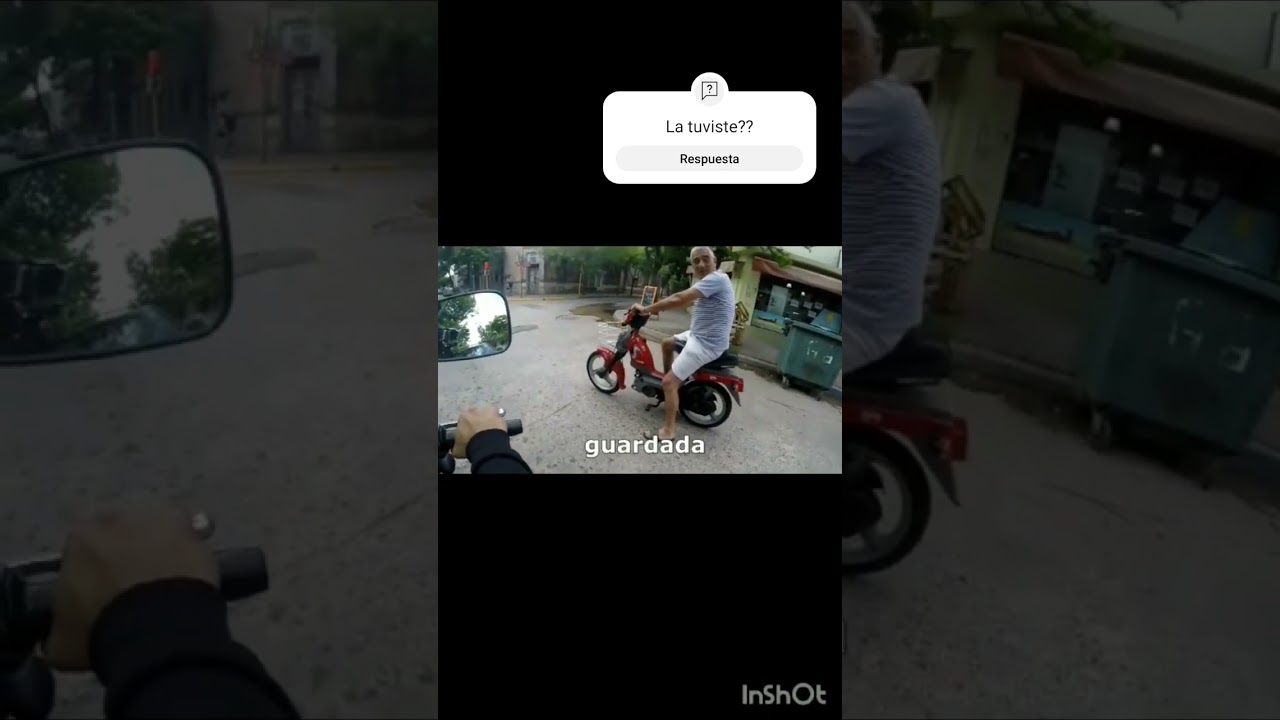 un ciclomotor de dos ruedas está obligado a llevar...