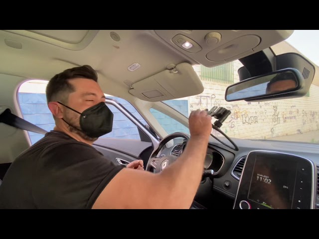 coche adaptado minusválido acelerador y freno en el volante