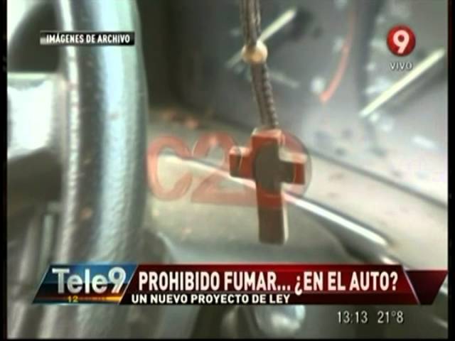 esta prohibido fumar en el coche
