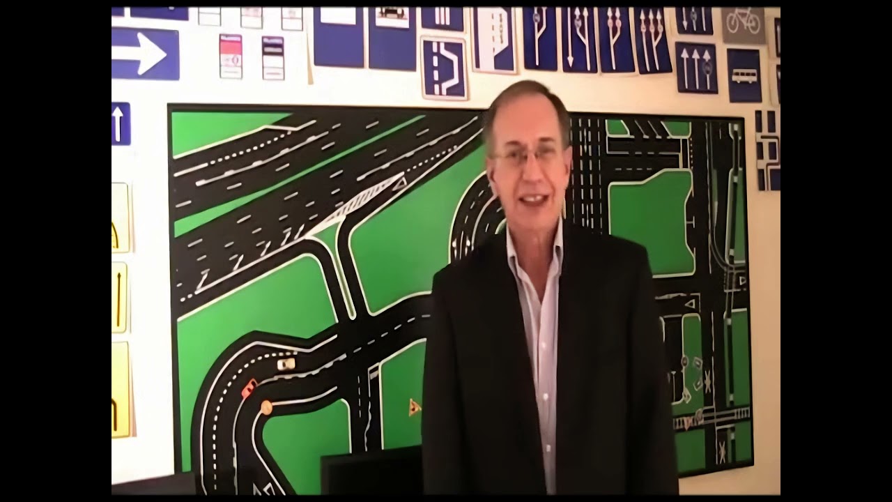 qué indica la flecha pintada en la calzada