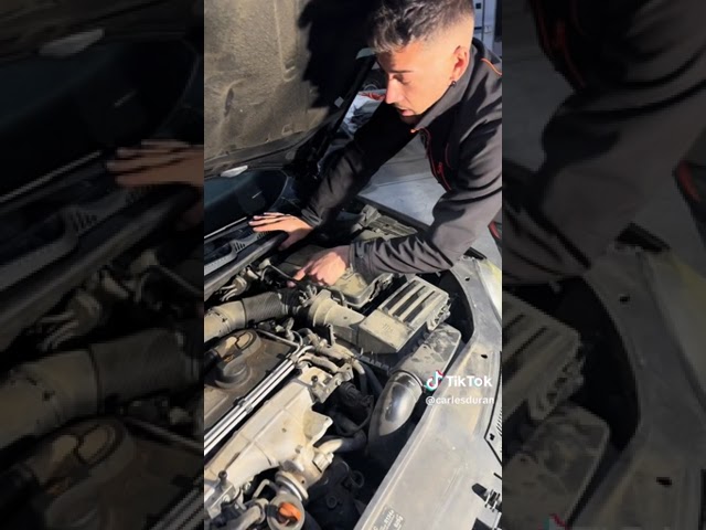 se puede calar un coche automático