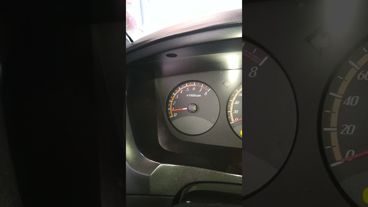 a cuántas revoluciones tiene que estar un coche en ralentí