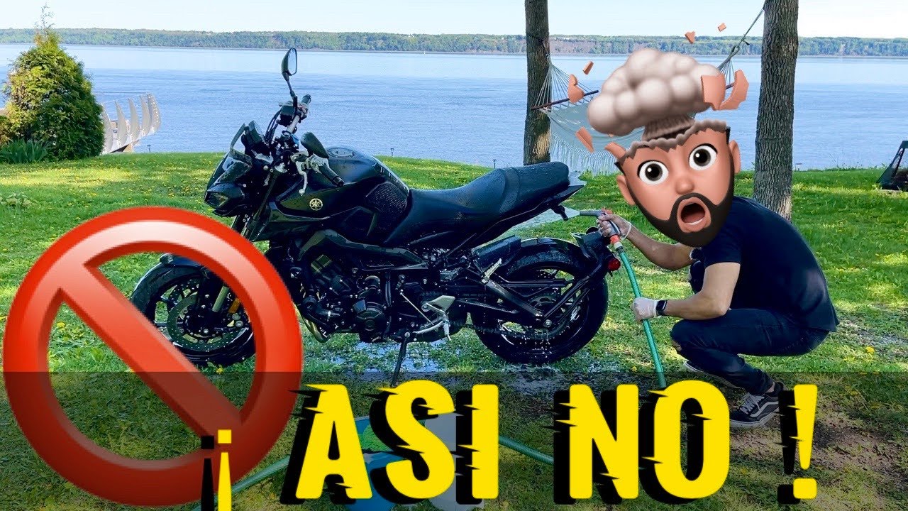 lavar moto con agua a presion
