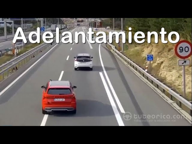 para facilitar el adelantamiento qué debe hacer el vehículo adelantado