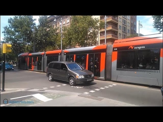 por donde se adelanta a un tranvia