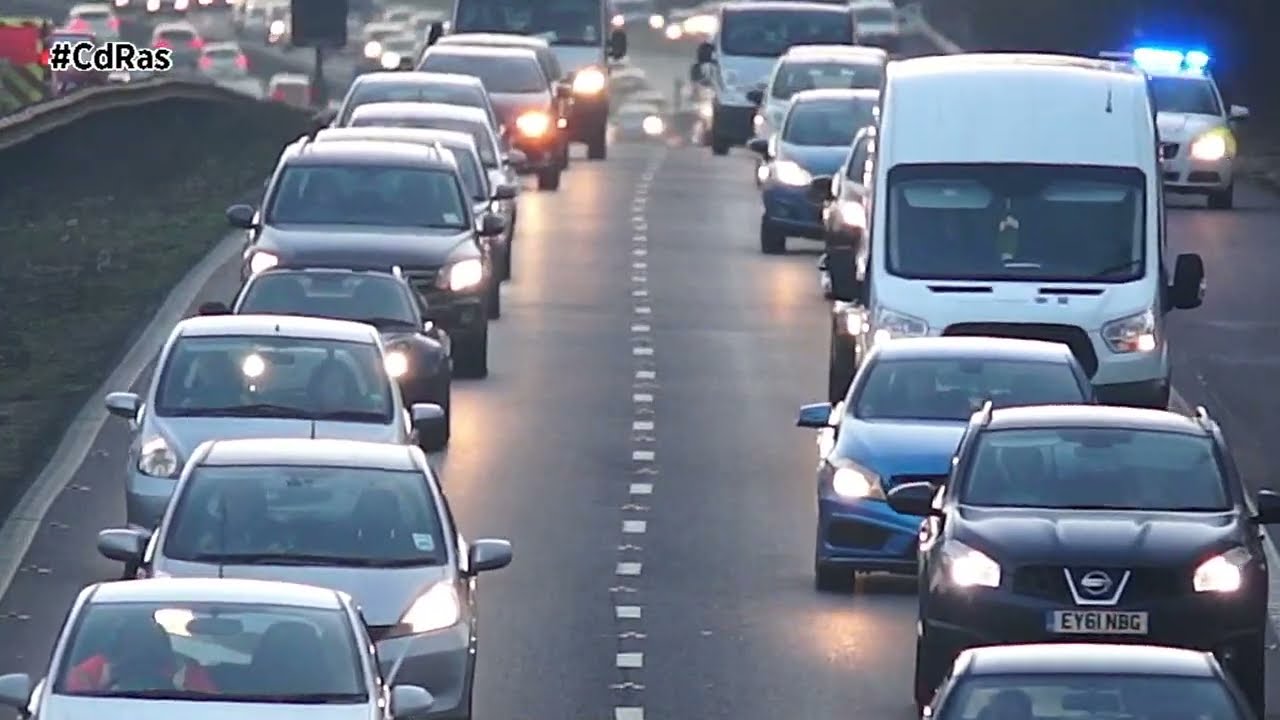 se puede circular con un golpe en el coche