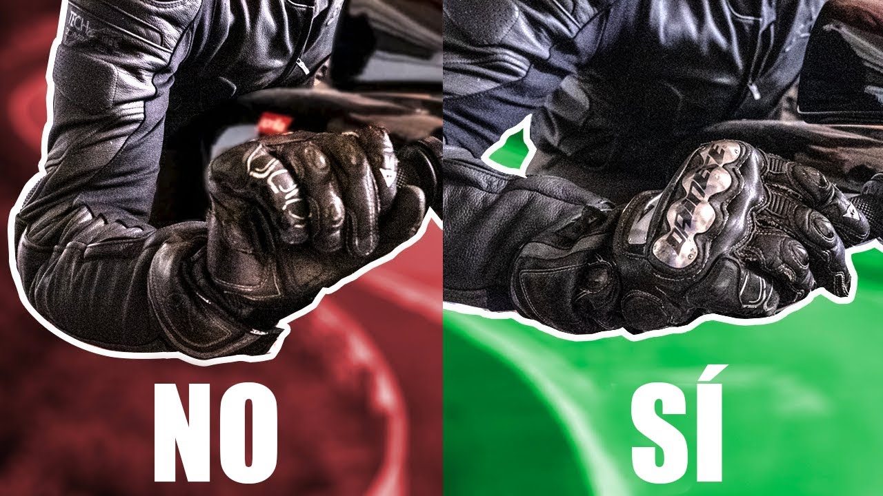 con que mano se acelera una moto