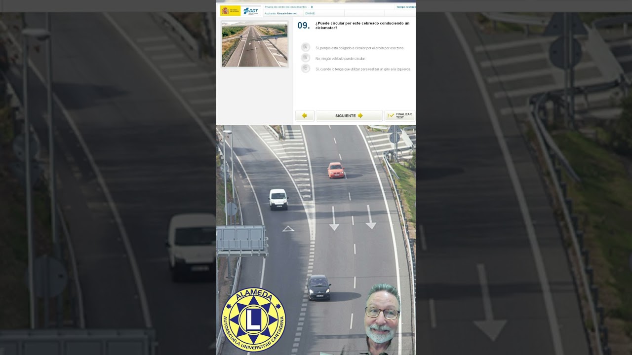 puede circular por este cebreado conduciendo un ciclomotor