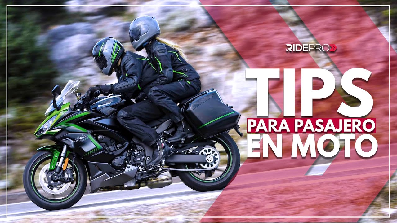 si lleva a un pasajero en la motocicleta al frenar
